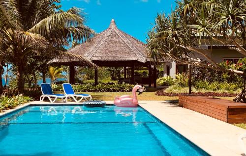 Mele Casa | Qualius Lodge - Port Vila's WOW Factor! Huge 5 Bedroom, 3 Bath Seaside Paradise