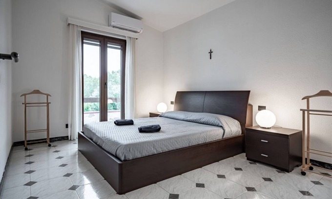 S'oru e Mari Apartamento | Quartu Sant'Elena Bright Flat with Balcony!