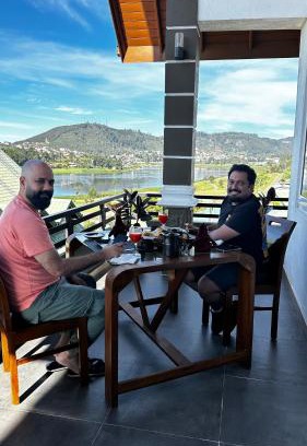Nuwara Eliya Hotel | Queens Lake Cabin