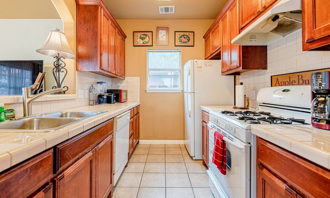 Central East Austin Casa | The Juniper House