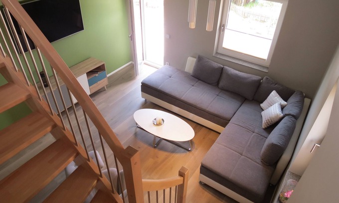 Mondfeld Apartamento | Quiet and spacious holiday apartment 'Burgblick'