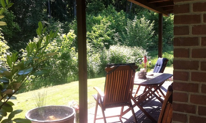 Scharbeutz Apartamento | Apartamento tranquilo en el bosque