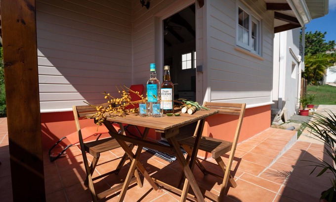 Ducos Casa | QUIET BUNGALOW JARDIN WIFI CERCA DEL AEROPUERTO