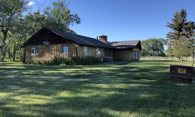 Choteau Otro | Quiet country home with large yard.