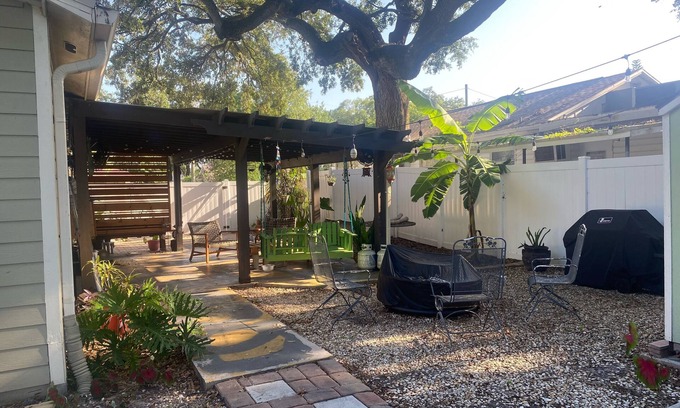 Riverside Heights Casa | Quiet Heights Home, easy walk or bike to Riverwalk & Downtown