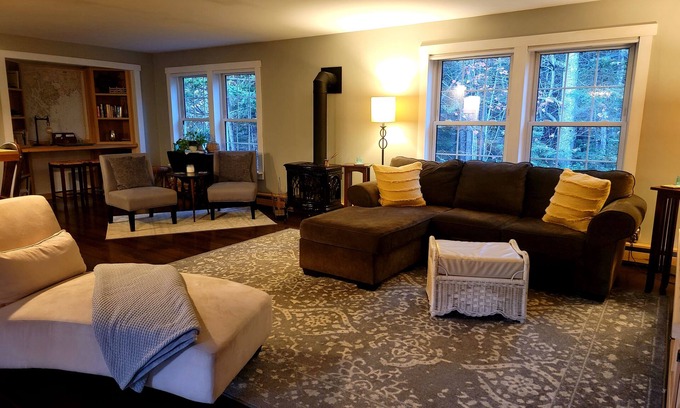 Seawall Casa | Ubicación tranquila en Seawall Village, a solo 1/2 milla de Seawall Beach.