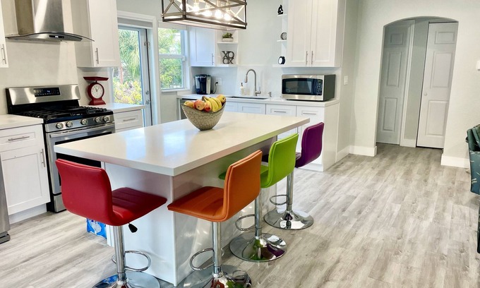 Tarpon River Casa | Quiet neighborhood-close to the action.