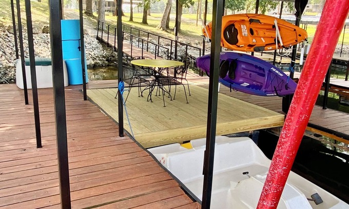 Sunrise Beach Casa | Lago de los Ozarks, casa de 2 dormitorios, 1 baño, frente al lago con muelle, cerca del pueblo