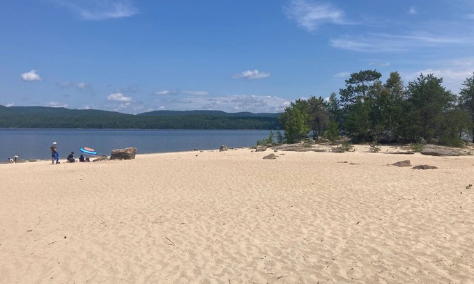 Deep River Casa | Quiet oasis close to a beautiful beach