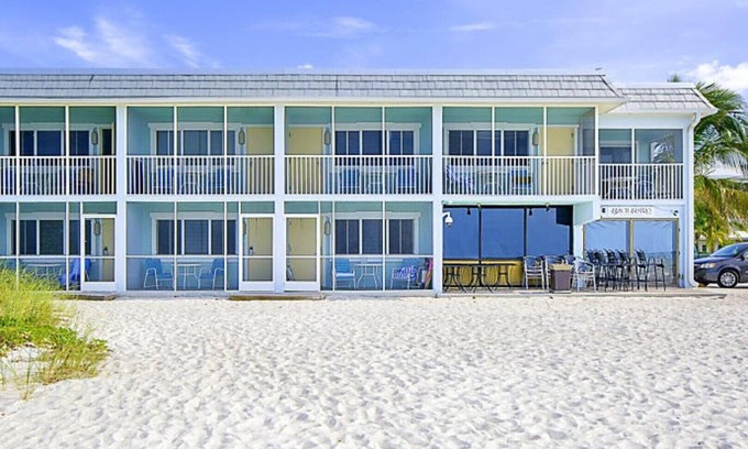 Holmes Beach Complejo | Quiet Oceanfront Resort located on Anna Maria Island May 3- May 10, 2025