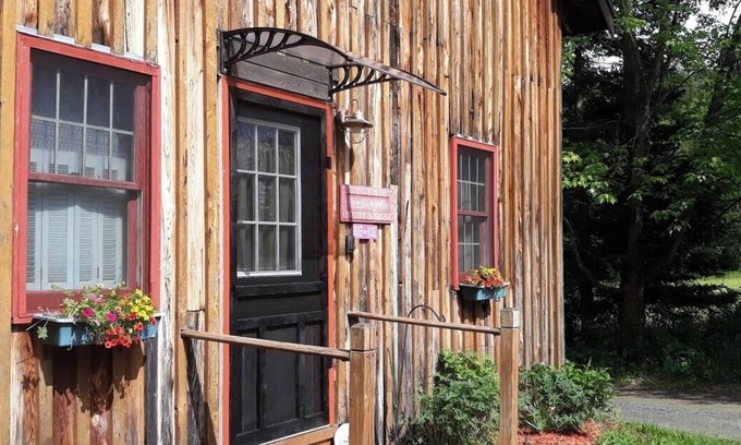 Bradford Casa | Quiet Riverfront Cottage | 2BR, Pet Friendly