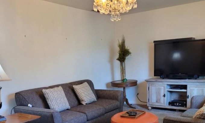 North Platte Casa | Quiet Simple Ranch Style with Outdoor dining/Grilling Retreat