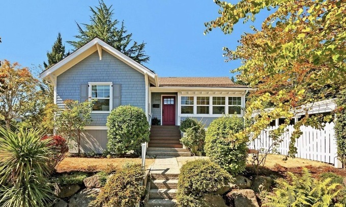 Seaview Casa | Quiet West Seattle Bungalow w/fenced in yard - 5 mins walk to beach!