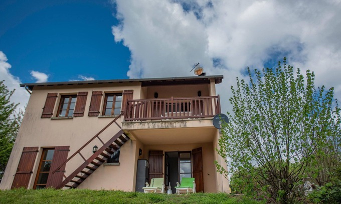 Saint-Germain-les-Belles Casa | Quietly located holiday home with private pool