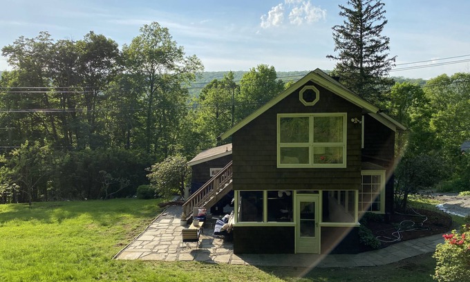 Marble Dale Casa | Quintessential Connecticut Living 5BRD/3 bath Home with Game Room and Fire Pit