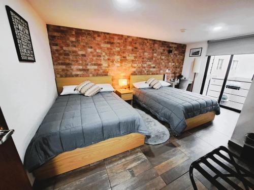 Ciudad López Mateos Apartamento | R05-C46 STUDIO DOBLE frente al ITESM CEM Estudiantes Empresas Ejecutivos Familias Turistas Nómadas BIENVENIDOS! UBICACIÓN ESTRATÉGICA 10min Izcalli-15min Esmeralda-20min Sátelite-25min AIFA