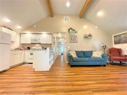 Fort Wayne Casa | Rabus GIANT Yard and Parking Nature Shopping