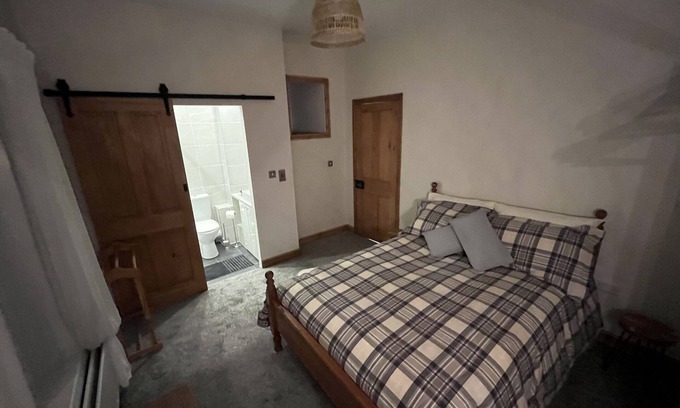 Blyth Cabaña | Railway Cottage Retreat:15min walk to Beach:Beautiful Coastline: Parking: Wifi