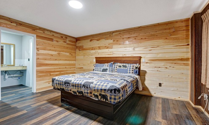 South Fork Hotel | Rainbow Lodge