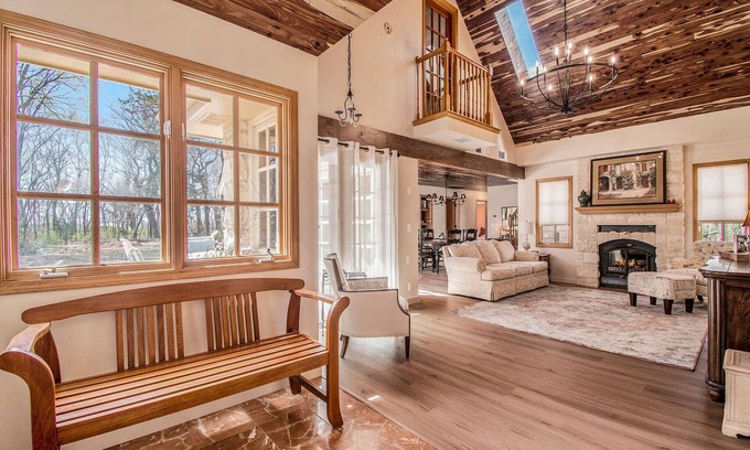 Omaha Casa | Rainwood Cottage in the woods, on a working farm near Lake Cunningham I680 close