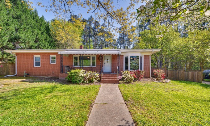 Northeast Raleigh Casa | Raleigh Retreat ~ 5 Mi to Dtwn & Historic Oakwood!