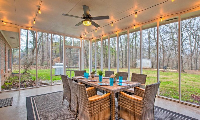 Euharlee Casa | Ranch Home with Front Porch on Etowah River!