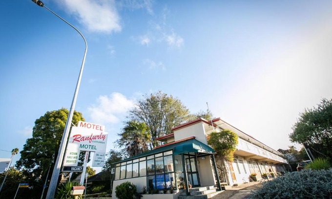 Epsom Hotel | Ranfurly Evergreen Motel