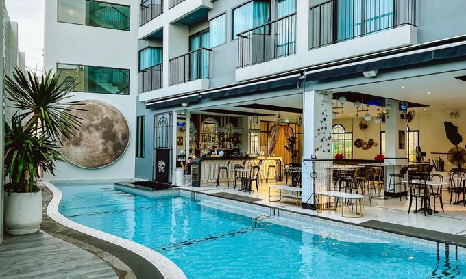 Talat Nuea Hotel | Ratri Hotel Phuket Old Town