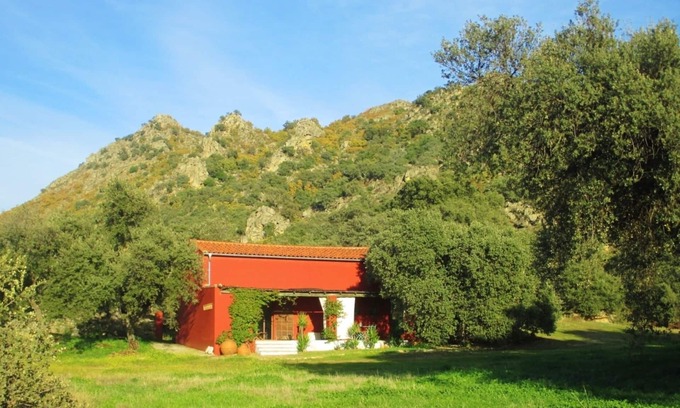 Montanchez Otro | Granero de vacaciones realmente especial en un hermoso paisaje de sierra con una gran piscina