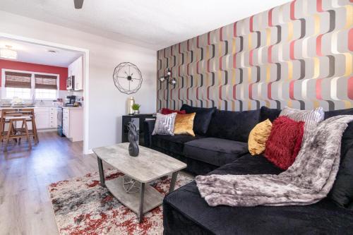 Graham Apartamento | Rear deck w/Soaking tub + Wi-Fi & Parking