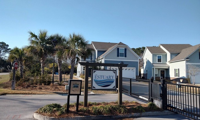 Palmetto Dunes Casa | Recently Built House! Pets Stay Free! Close to Amenities