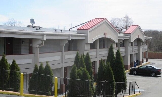 New Brunswick Hotel | Red Carpet Inn New Brunswick