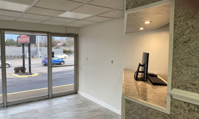 Danville Hotel | Red Carpet Inn & Suites