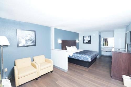 Newnan Hotel | Red Carpet Inn & Suites