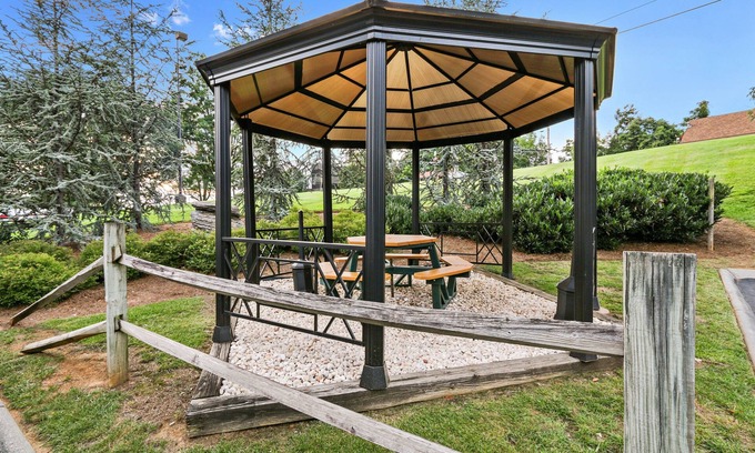 Johnson City Hotel | Red Roof Inn Johnson City