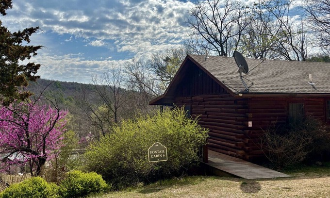 Eureka Springs Cabina | Redbud Valley Cabin 6 Downtown 3mi+Wifi+Pond+Parking