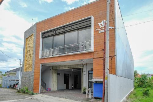 Depok Casa | RedDoorz at MM Guesthouse Yogyakarta