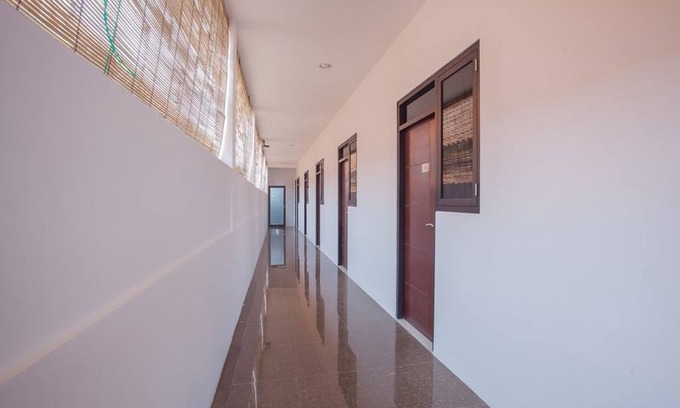 Gubeng Hotel | Reddoorz @ Kertajaya Surabaya