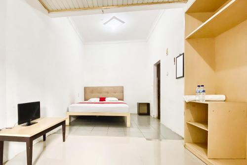 Stabat Hotel | RedDoorz Syariah at Sipayung Homestay