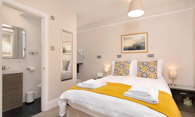 Salisbury Casa | Redhouse