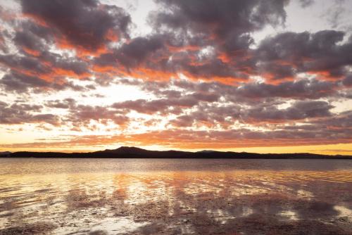 Keepit Hotel | Reflections Lake Keepit - Holiday Park