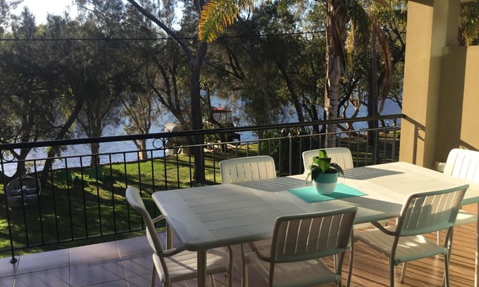 South Yunderup Apartamento | Reflections top floor apartment on the Murray river near Mandurah