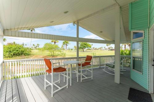 Port Isabel Casa | Refreshing Resort Getaway with Patio near the Bay