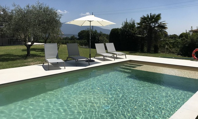 Costermano Chalet De Esquí | Regarda - "Villa Ida, Rodole unit" with pool and air conditioning