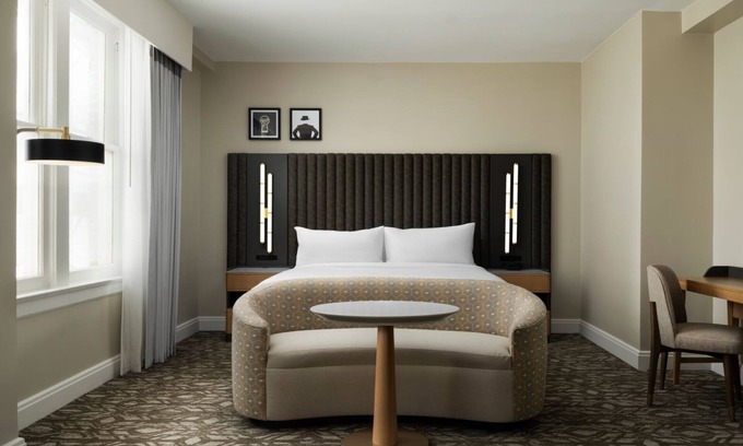 Downtown Tampa Hotel | Relax and Unwind at our Tampa Hideaway! Pet-friendly Property, Free Shuttle!