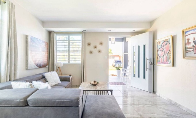 Maleza Baja Casa | Relax Home Plenty Space Near The Airport - 4min