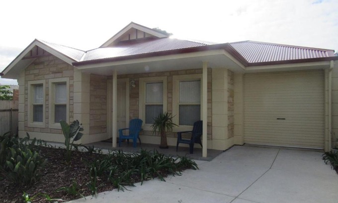 McCracken Casa | Relax in Comfort