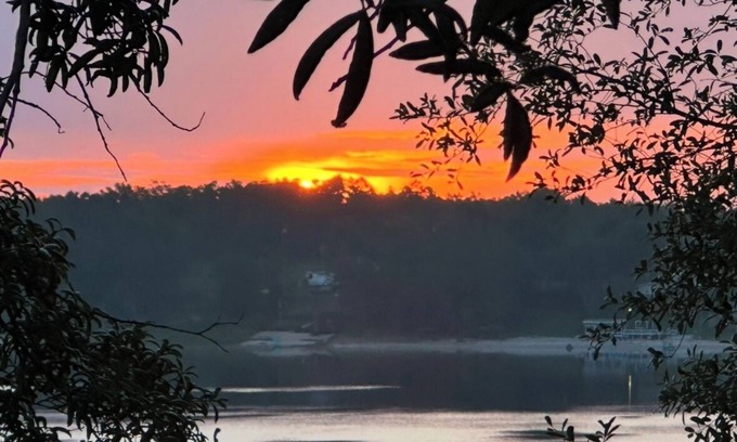 Thomas Drive Casa | Relax on Crystal Lake! 20 min to Panama City, hiking, preserves & parks.