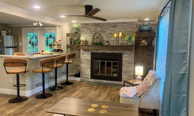 Revelo Casa | Relaxing Country Getaway, 3BR/2Bath