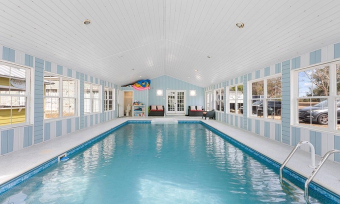 Chipley Cama Y Desayuno | Relaxing in Nature Retreat - Indoor heated pool, Spa, Art Studio, 5-star Bkfst.